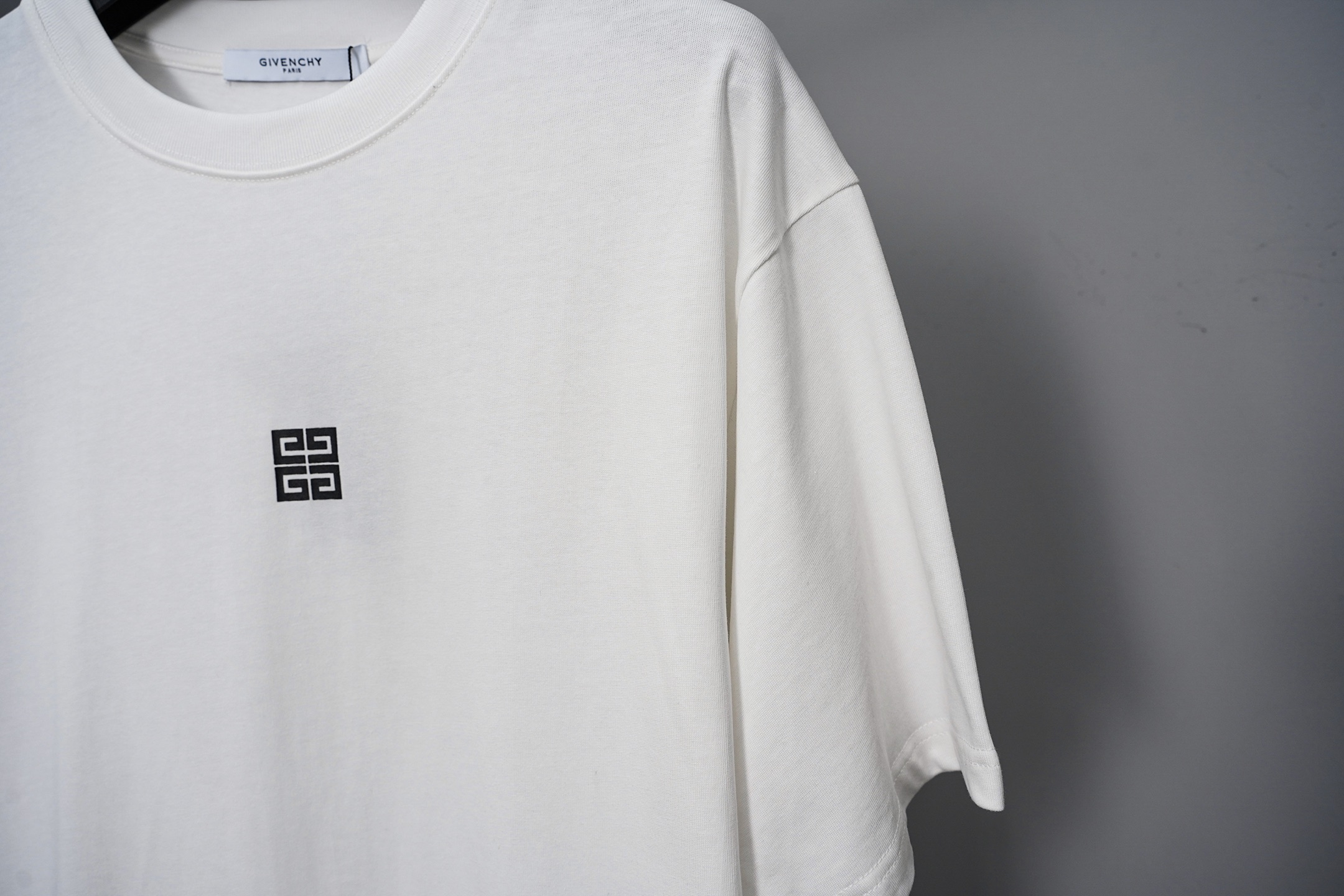 ワンポイント メンズ オシャレ 大人カジュアル Givenchy ジバンシィ コピー Tシャツ 売れ筋