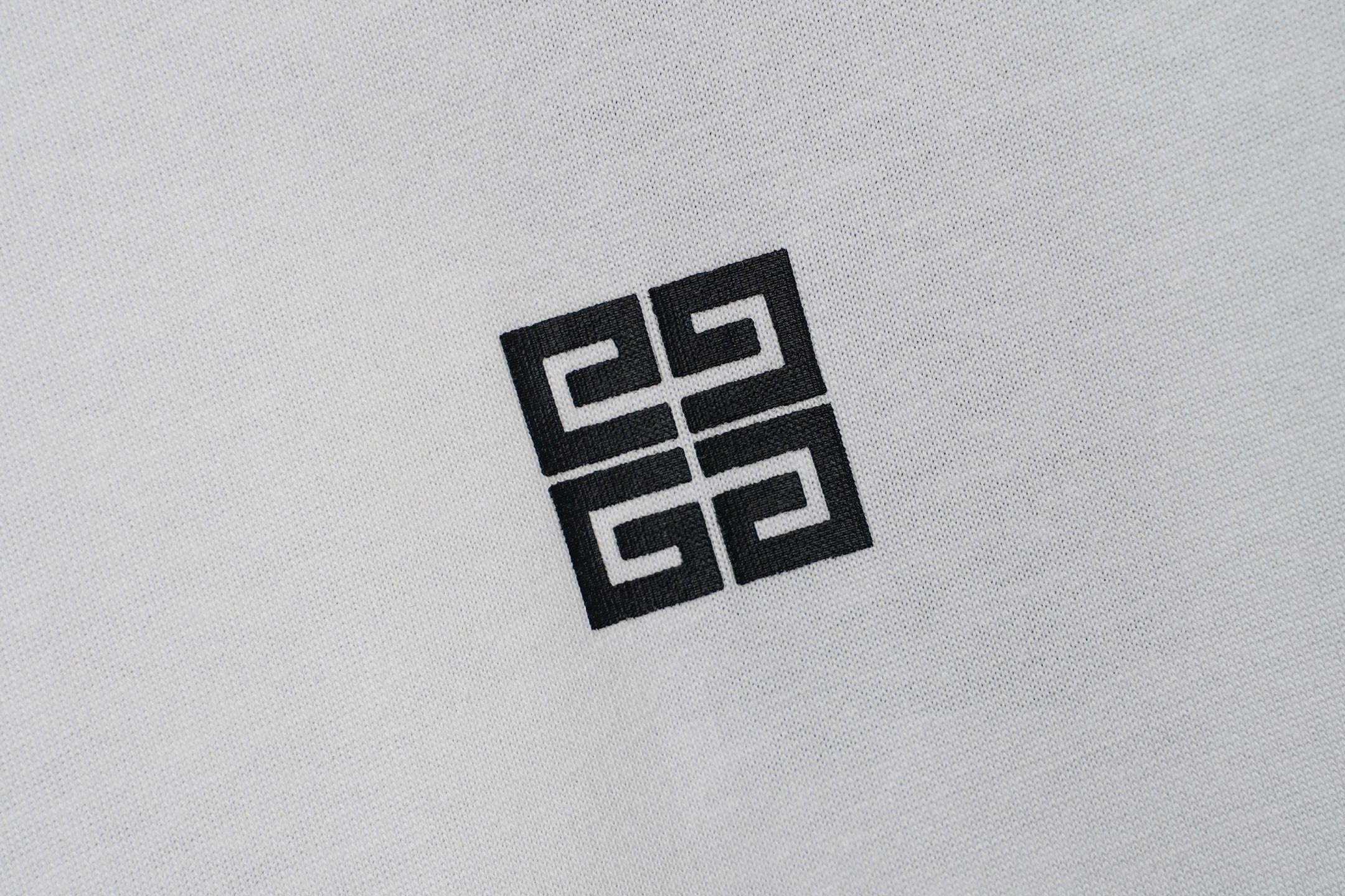 ワンポイント メンズ オシャレ 大人カジュアル Givenchy ジバンシィ コピー Tシャツ 売れ筋