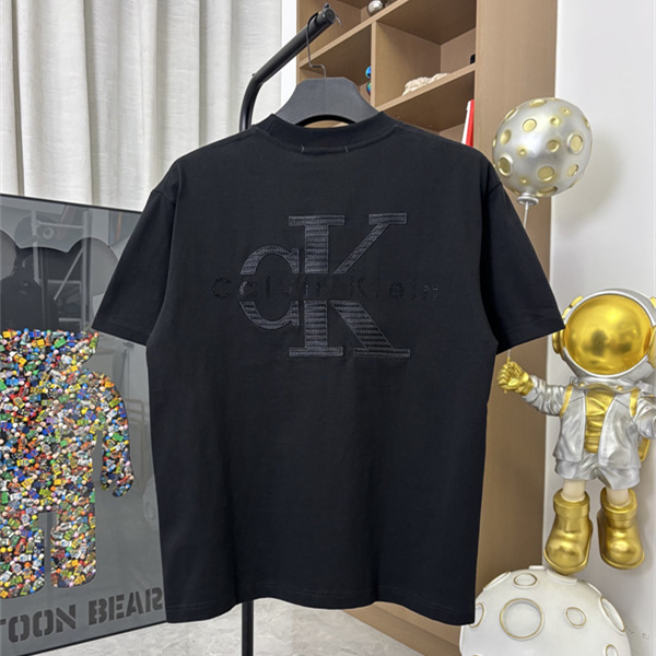 ロゴアクセント 半袖 メンズ スタイリッシュ こなれ感 LOUIS VUITTON ルイヴィトン コピー Tシャツ 人気モデル
