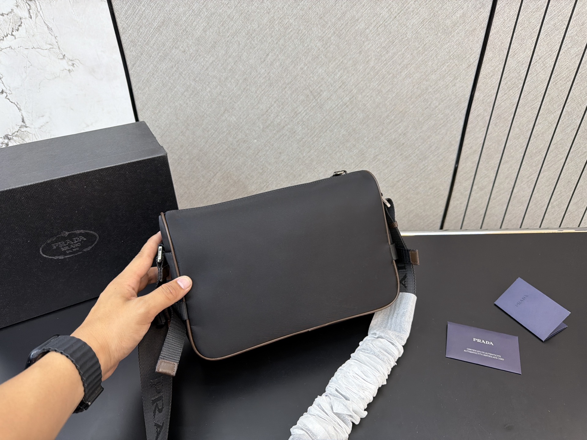 【2026激安】Re-NylonプラダショルダーバッグスーパーコピーSaffiano Prada ユニセックス上品