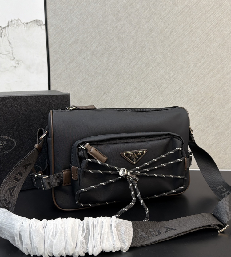 【2026激安】Re-NylonプラダショルダーバッグスーパーコピーSaffiano Prada ユニセックス上品
