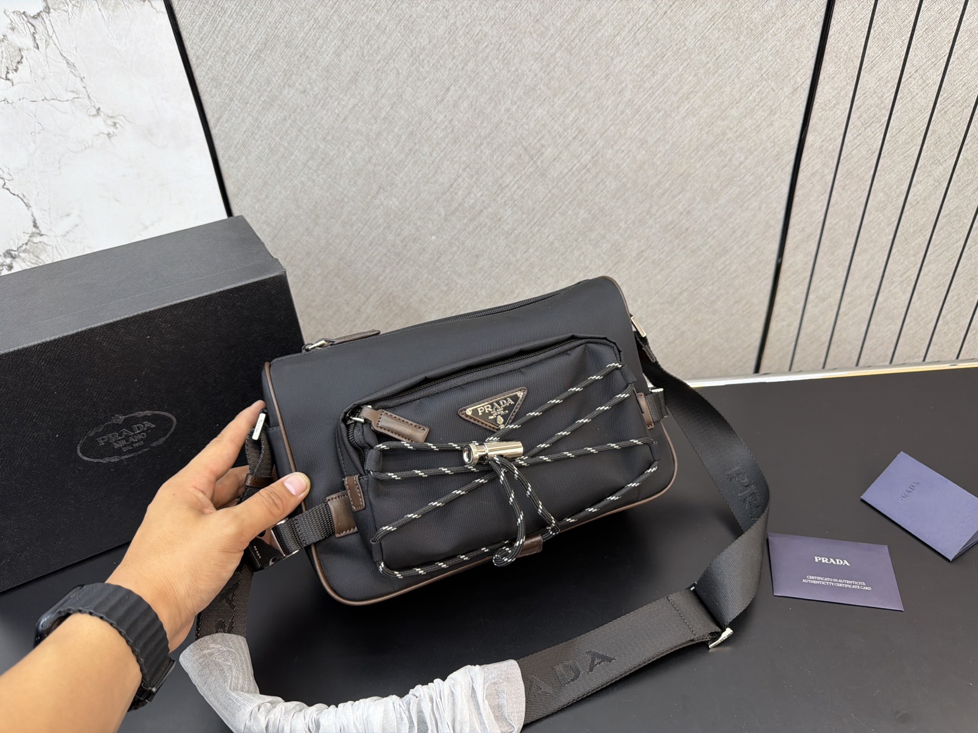 【2026激安】Re-NylonプラダショルダーバッグスーパーコピーSaffiano Prada ユニセックス上品
