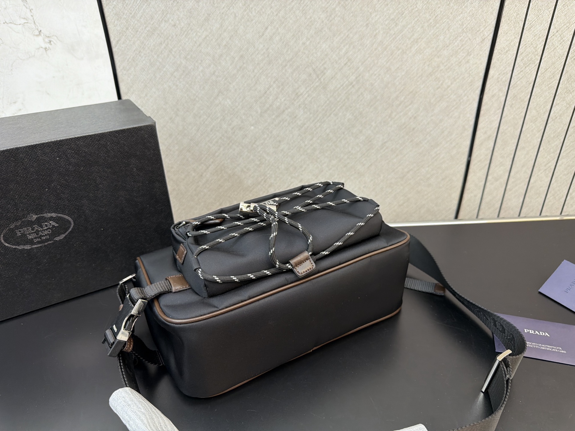 【2026激安】Re-NylonプラダショルダーバッグスーパーコピーSaffiano Prada ユニセックス上品