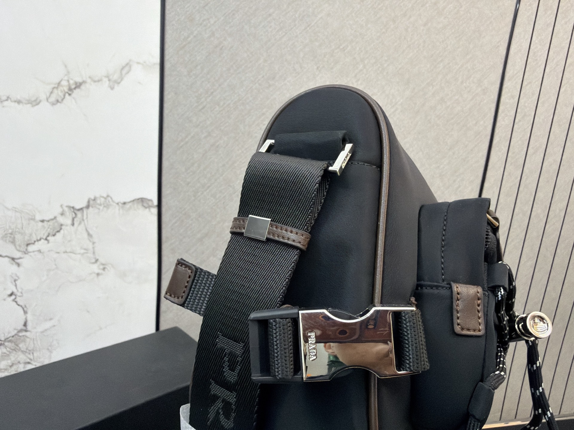 【2026激安】Re-NylonプラダショルダーバッグスーパーコピーSaffiano Prada ユニセックス上品