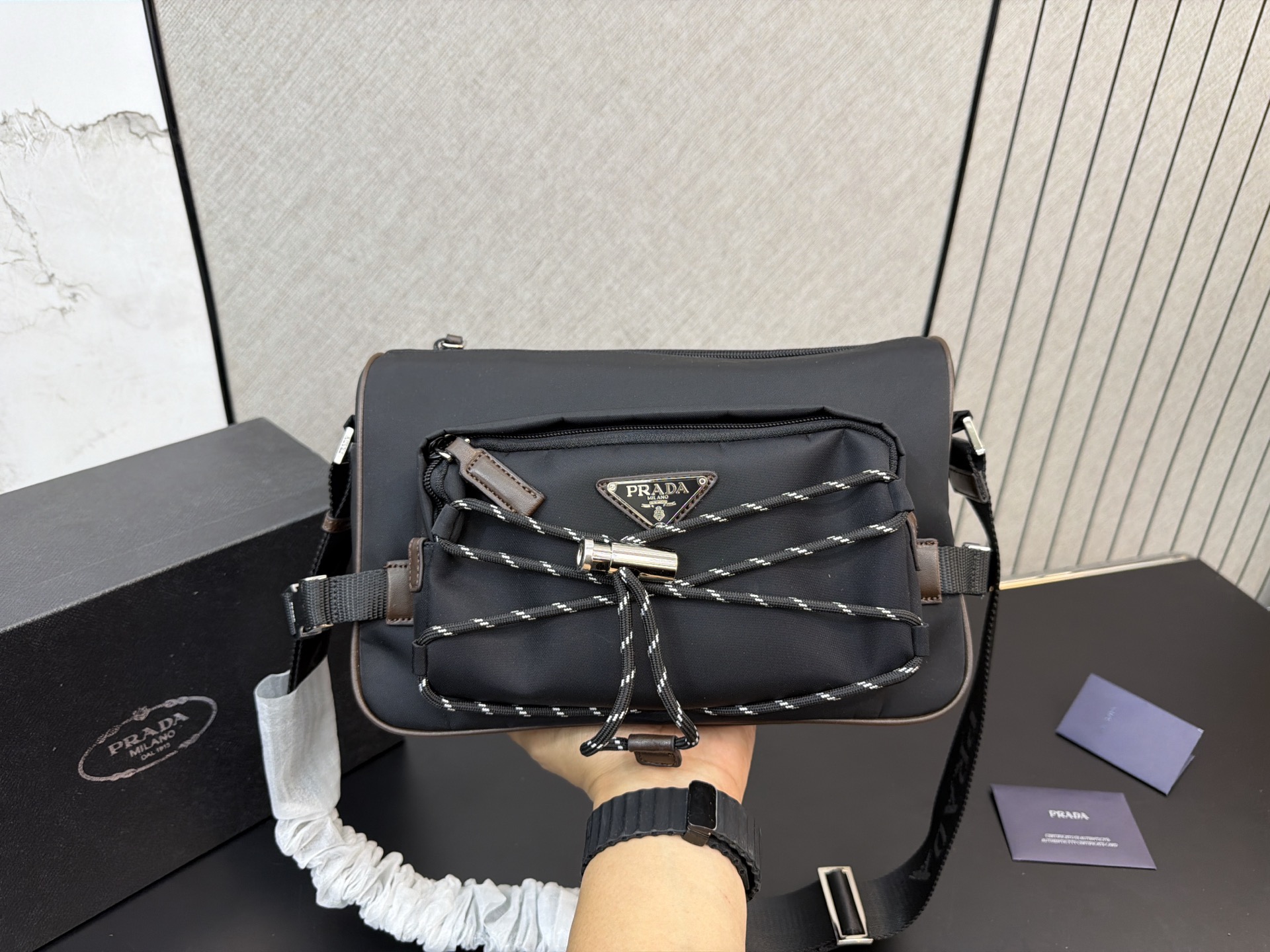 【2026激安】Re-NylonプラダショルダーバッグスーパーコピーSaffiano Prada ユニセックス上品