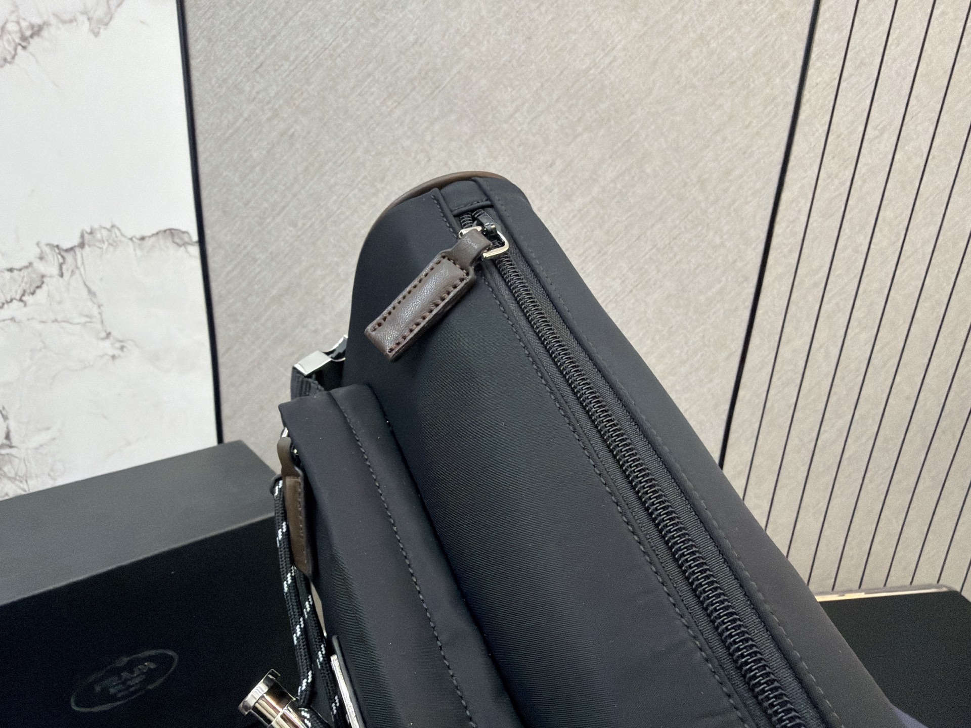 【2026激安】Re-NylonプラダショルダーバッグスーパーコピーSaffiano Prada ユニセックス上品