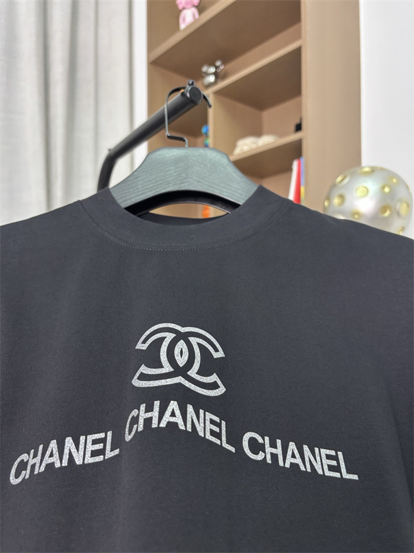 ワンポイントロゴ 半袖 メンズ きれいめコーデ 快適な着心地 CHANEL シャネル コピー Tシャツ 人気モデル