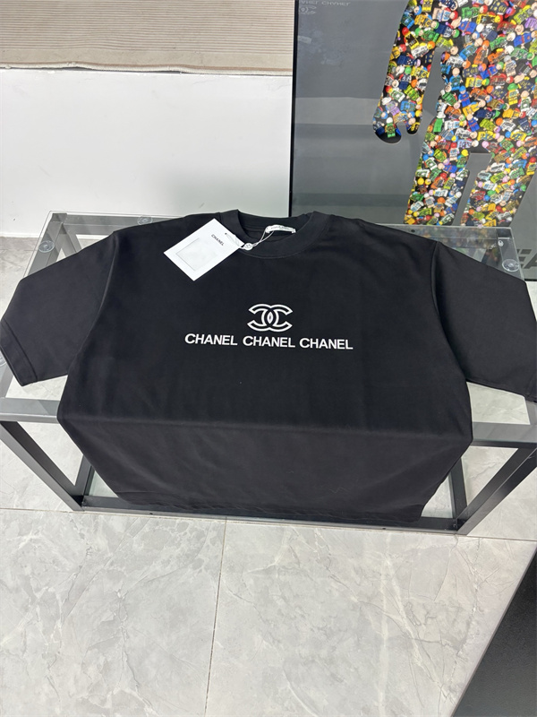 ワンポイントロゴ 半袖 メンズ きれいめコーデ 快適な着心地 CHANEL シャネル コピー Tシャツ 人気モデル