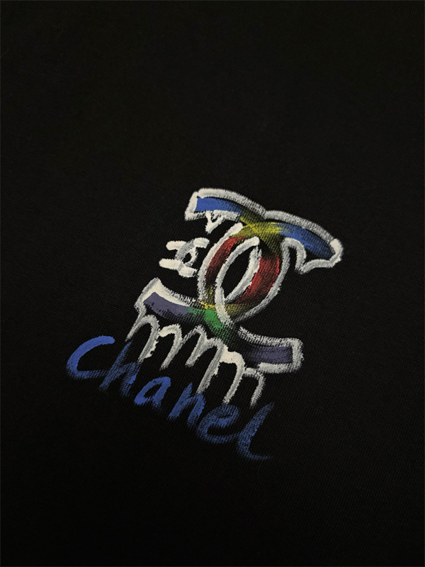 グラフィックロゴ 半袖 メンズ 個性派ファッション 上品カジュアル 2026最新 CHANEL シャネル コピー Tシャツ