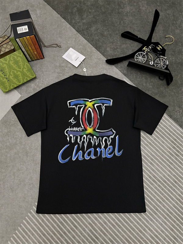 グラフィックロゴ 半袖 メンズ 個性派ファッション 上品カジュアル 2026最新 CHANEL シャネル コピー Tシャツ