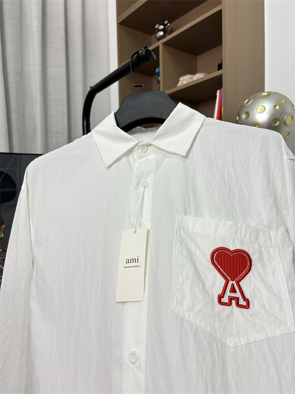 バックプリント メンズ 個性派スタイル オシャレ見え AMI アミ コピー Tシャツ 注目アイテム