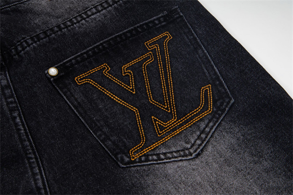 バックロゴ刺繍 メンズ ウォッシュ加工 ワイドシルエット 着映え LOUIS VUITTON ルイヴィトン コピー デニムパンツ 存在感抜群