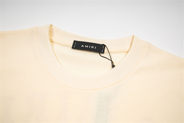 AMIRI アミリ コピー Tシャツ グラフィックロゴ メンズ 半袖 ワイドシルエット バックデザイン こなれ感 カジュアルコーデ おすすめトップス