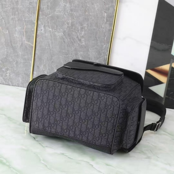DIOR ディオール リュック メンズバックパック 総柄デザイン フロントポケット 大容量 軽量仕様 アウトドア 旅行 トレンド 人気