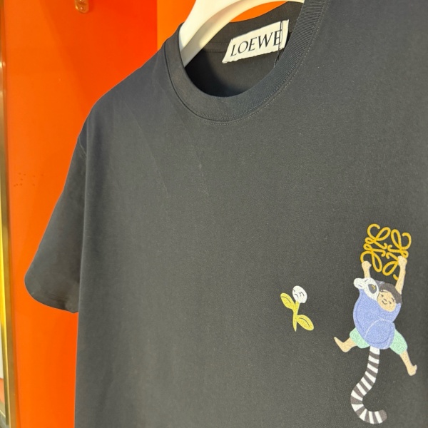 LOEWE ロエベ アナグラム キャラクタープリントTシャツ 高密度コットン 立体表現 デイリー カジュアル 売れ筋 ユニセックス