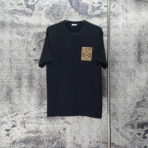 LOEWE コピー ロエベ 2026春夏新作 仮ポケット風アナグラムロゴ 半袖Tシャツ 男女兼用 人気 カジュアル トップス