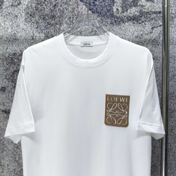 LOEWE コピー ロエベ 2026春夏新作 仮ポケット風アナグラムロゴ 半袖Tシャツ 男女兼用 人気 カジュアル トップス