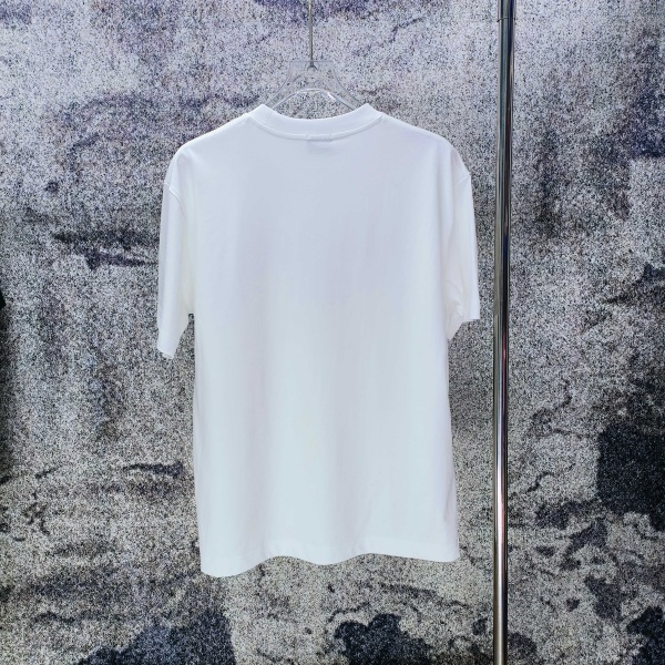 LOEWE コピー ロエベ 2026春夏新作 仮ポケット風アナグラムロゴ 半袖Tシャツ 男女兼用 人気 カジュアル トップス