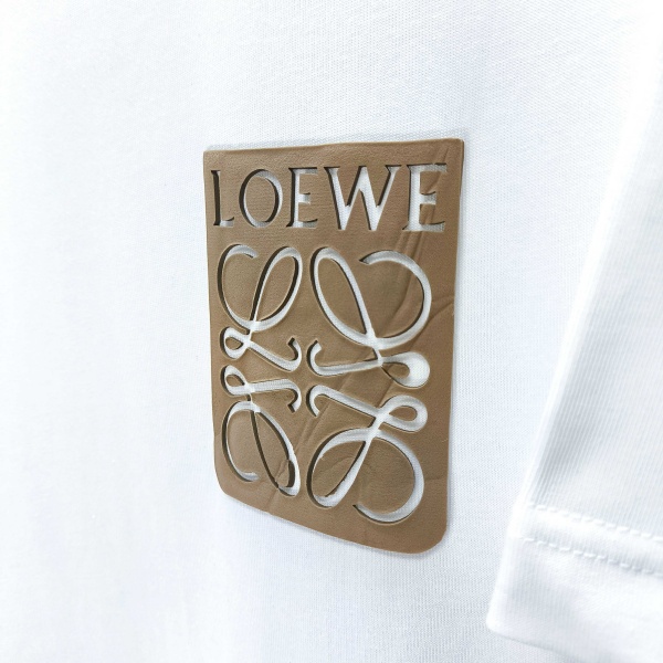 LOEWE コピー ロエベ 2026春夏新作 仮ポケット風アナグラムロゴ 半袖Tシャツ 男女兼用 人気 カジュアル トップス
