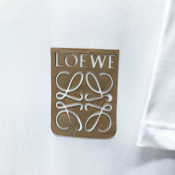 LOEWE コピー ロエベ 2026春夏新作 仮ポケット風アナグラムロゴ 半袖Tシャツ 男女兼用 人気 カジュアル トップス