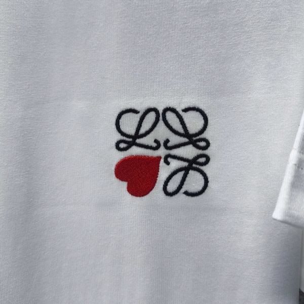 LOEWE コピー ロエベ ハートアナグラム刺繍 半袖Tシャツ ワンポイントデザイン リラックスフィット 2026新作 人気トップス