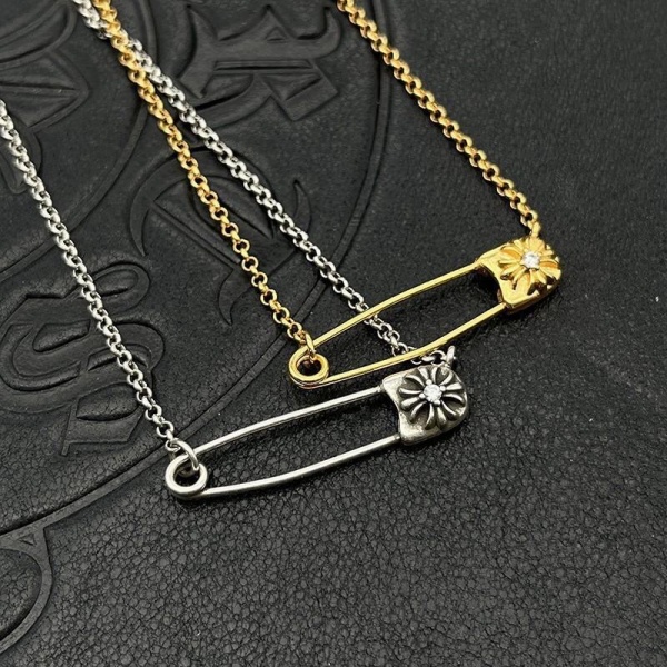 CHROME HEARTS コピー クロムハーツ コピー セーフティピンネックレス クロスフラワーモチーフ シルバーチェーン ペンダントアクセサリー