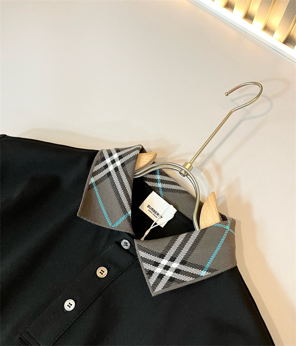 ロゴ刺繍 チェック襟デザイン 大人カジュアル 清潔感コーデ BURBERRY バーバリー コピー ポロシャツ 注目