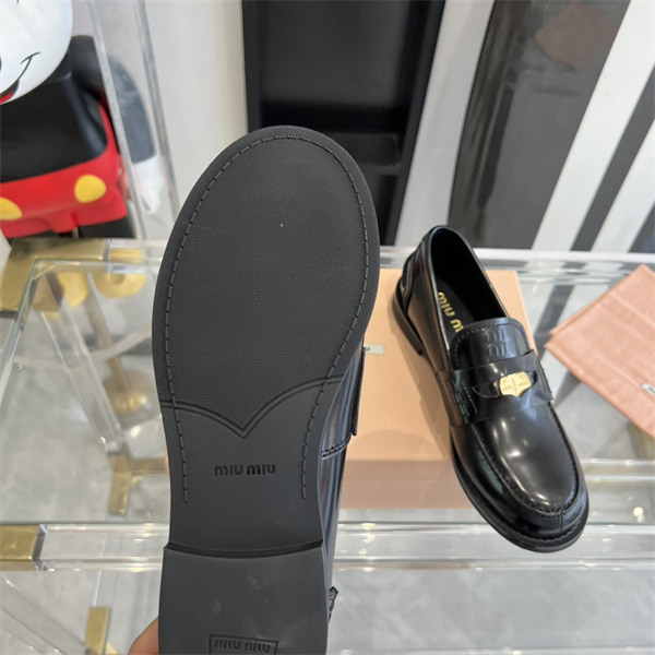 オシャレ26新作 MiuMiu ミュウミュウ靴スーパーコピー履き心地抜群で痛くなりません