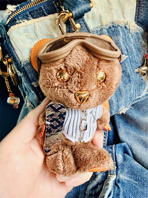 Louis Vuitton ルイヴィトンバッグチャームコピーLV LOUIS BEARおしゃれ可愛いプレゼント