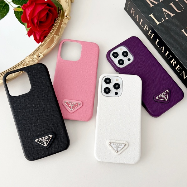 IPHONE17 PRADA コピー プラダ コピー サフィアーノ調スマホケース 耐衝撃 保護カバー ミニマルデザイン