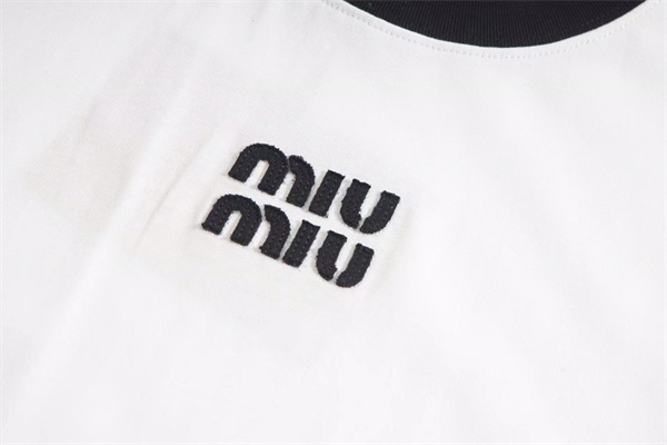 人気♡Miumiuミュウミュウｔシャツスーパーコピー2026トレンド最新黒色ホワイト