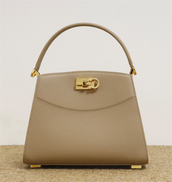 Salvatore Ferragamo Studio Boxフェラガモハンドバッグコピー人気2026トレンド最新作