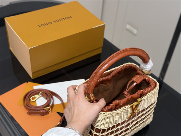 2026上品 Lv Capucinesルイヴィトンハンドバッグコピー旅行用お洒落春夏流行り
