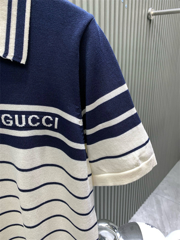ボーダー柄 ニット調 襟付き GUCCI グッチ コピー 半袖ポロシャツ ロゴ刺繍 きれいめカジュアル 着映えトップス 売れ筋候補