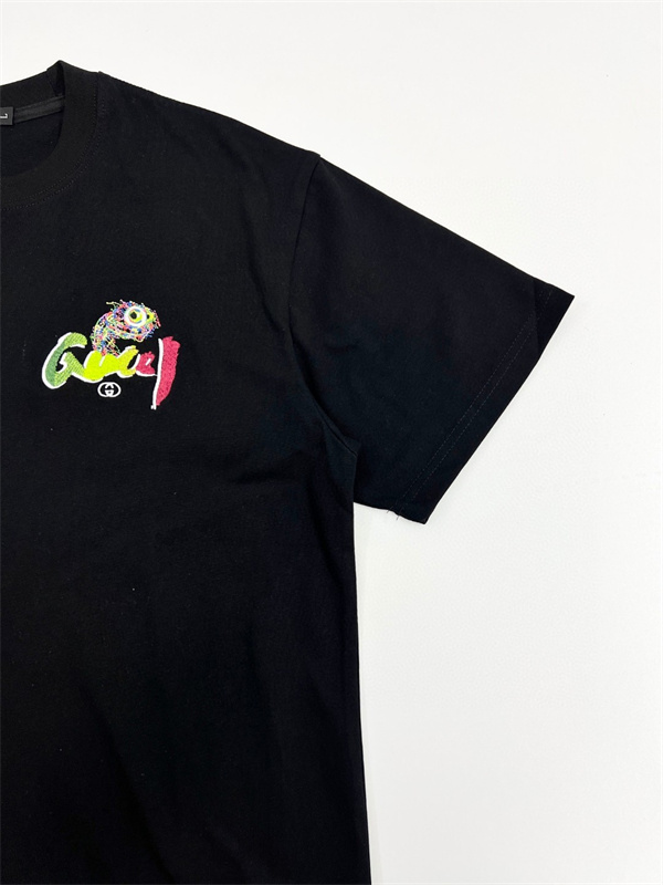 ワンポイント刺繍 クルーネック GUCCI グッチ コピー 半袖Tシャツ ミニマル映え 2026デイリー推し こなれ感トップス