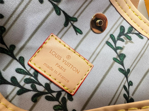 トートバッグ モノグラム柄 ポーチ付き LOUIS VUITTON ルイヴィトン コピー 2026新作 着映え 旬顔バッグ 注目アイテム