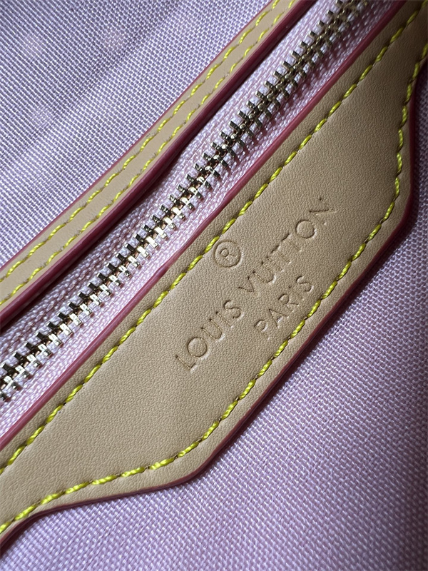 ハンドバッグ モノグラム柄 ポーチ付き LOUIS VUITTON ルイヴィトン コピー 2WAYバッグ 2026新作 大人可愛い 注目アイテム