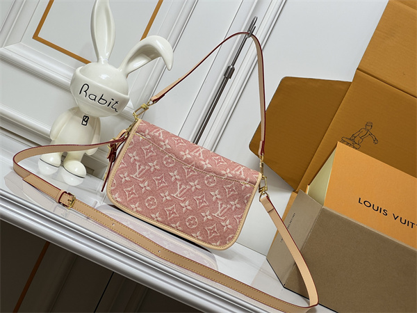  モノグラムデザイン 斜め掛け対応 LOUIS VUITTON ルイヴィトン コピー バッグ デイリー主力 人気上昇中