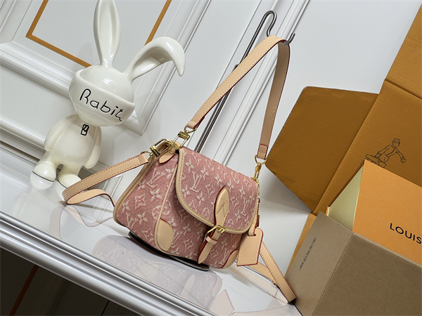  モノグラムデザイン 斜め掛け対応 LOUIS VUITTON ルイヴィトン コピー バッグ デイリー主力 人気上昇中