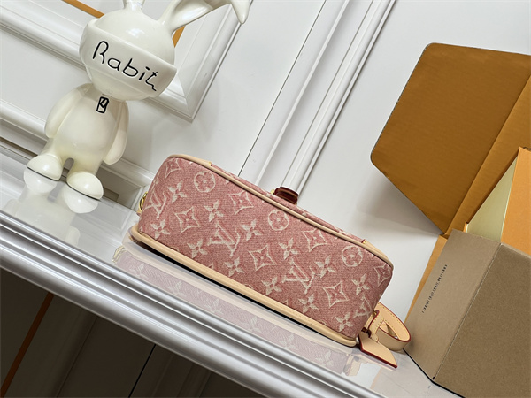  モノグラムデザイン 斜め掛け対応 LOUIS VUITTON ルイヴィトン コピー バッグ デイリー主力 人気上昇中