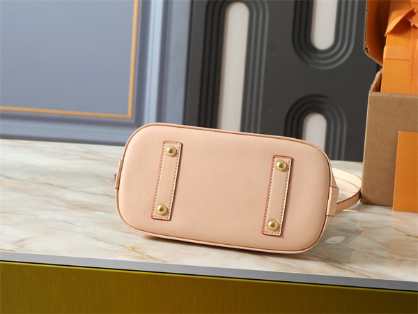 ショルダーバッグ ダミエ柄 ボストン風シルエット LOUIS VUITTON ルイヴィトン コピー チャーム付き 着回し力 ショップおすすめ