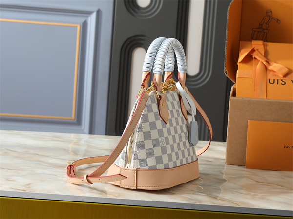 ショルダーバッグ ダミエ柄 ボストン風シルエット LOUIS VUITTON ルイヴィトン コピー チャーム付き 着回し力 ショップおすすめ