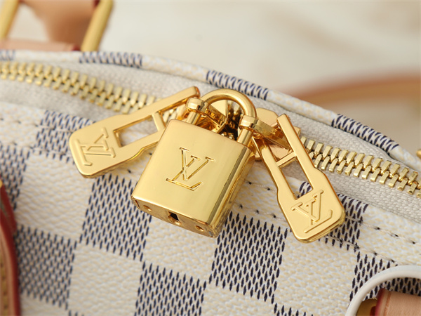 ショルダーバッグ ダミエ柄 ボストン風シルエット LOUIS VUITTON ルイヴィトン コピー チャーム付き 着回し力 ショップおすすめ