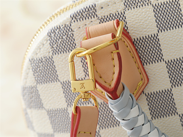 ショルダーバッグ ダミエ柄 ボストン風シルエット LOUIS VUITTON ルイヴィトン コピー チャーム付き 着回し力 ショップおすすめ