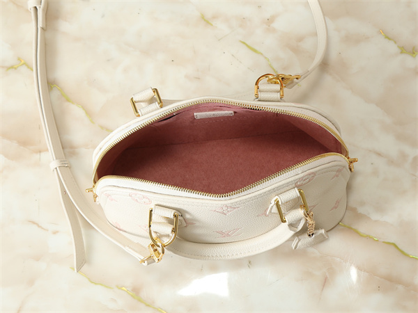 2WAYバッグ 型押しロゴデザイン 丸みシルエット LOUIS VUITTON ルイヴィトン コピー 肩掛け対応 旬顔フェミニン
