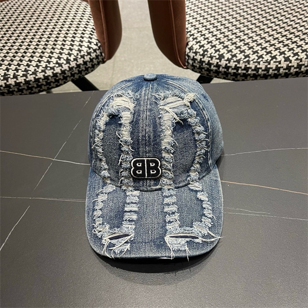 2026 新品BALENCIAGA バレンシアガキャップコピー小顔効果抜群ストリートファッション個性的