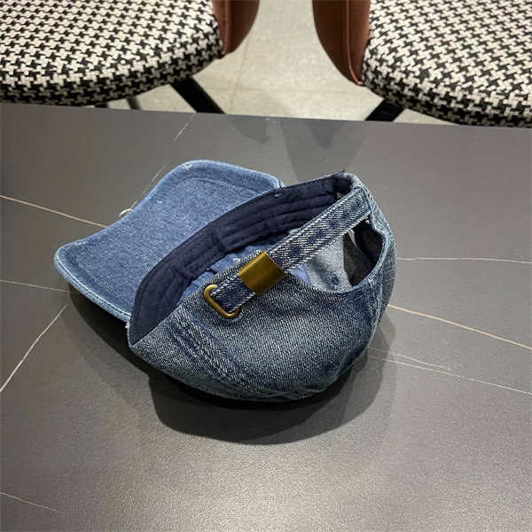2026 新品BALENCIAGA バレンシアガキャップコピー小顔効果抜群ストリートファッション個性的