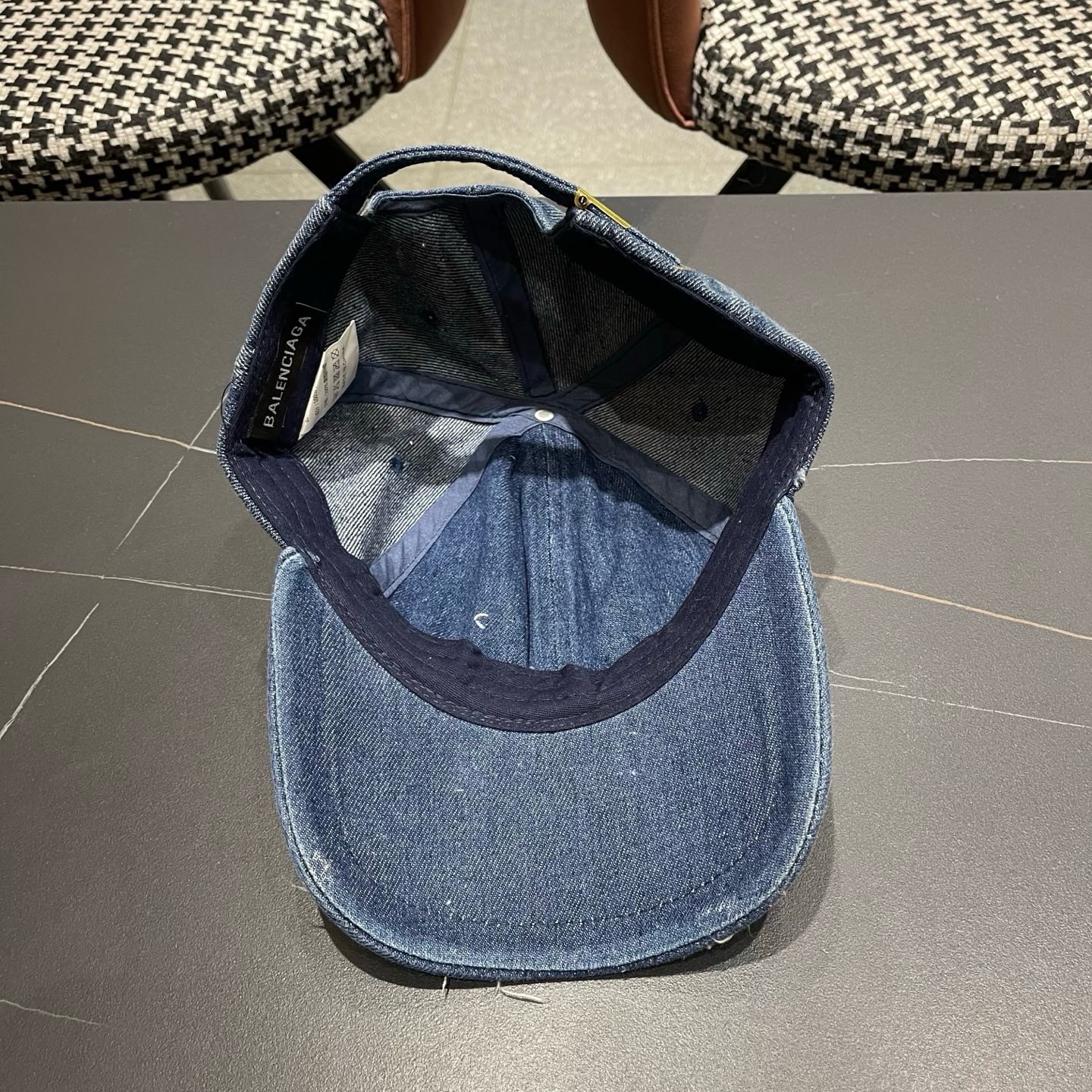 2026 新品BALENCIAGA バレンシアガキャップコピー小顔効果抜群ストリートファッション個性的
