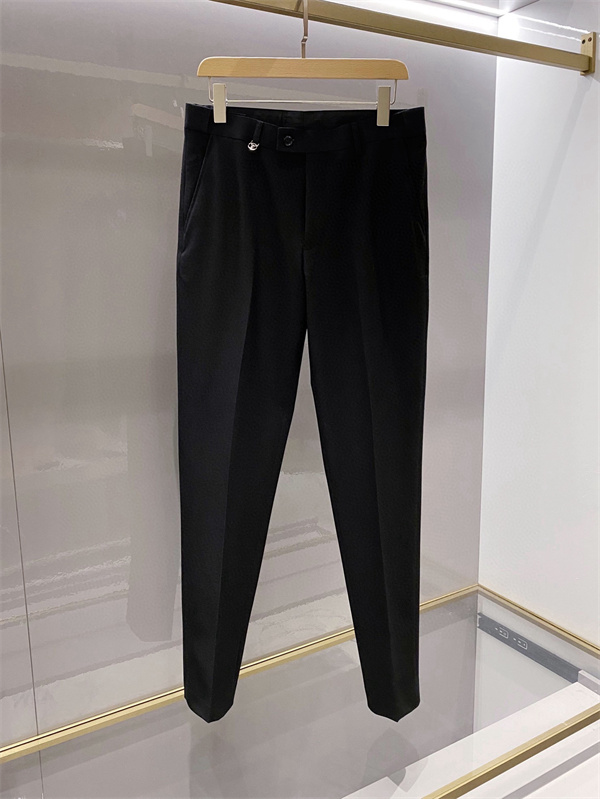 人気26ssルイヴィトンスーツセットコピー LOUIS VUITTONイケメン向けファッションアイテム