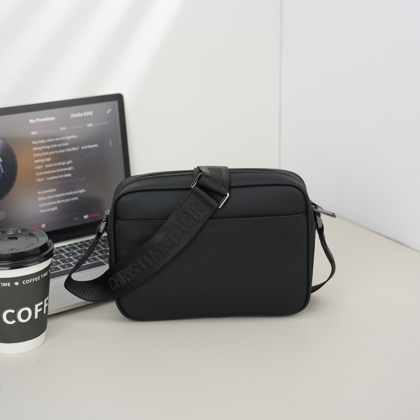 Dior ディオール Rider 2.0 オブリーク柄 メッセンジャーバッグ Christian Dior ショルダーバッグ 斜め掛け対応 都会的 人気上昇中
